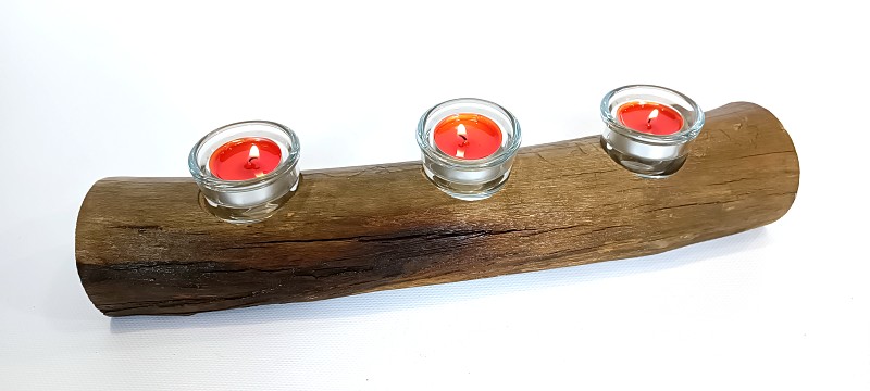 Dřevěný svícen z borovice 41x9x7cm