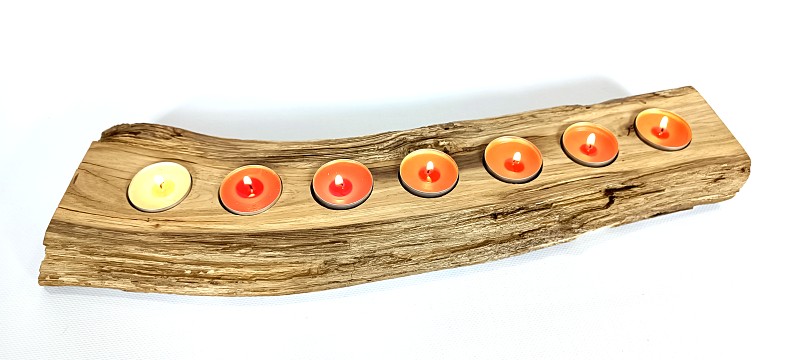 Dřevěný svícen z dubu 48x9x6cm