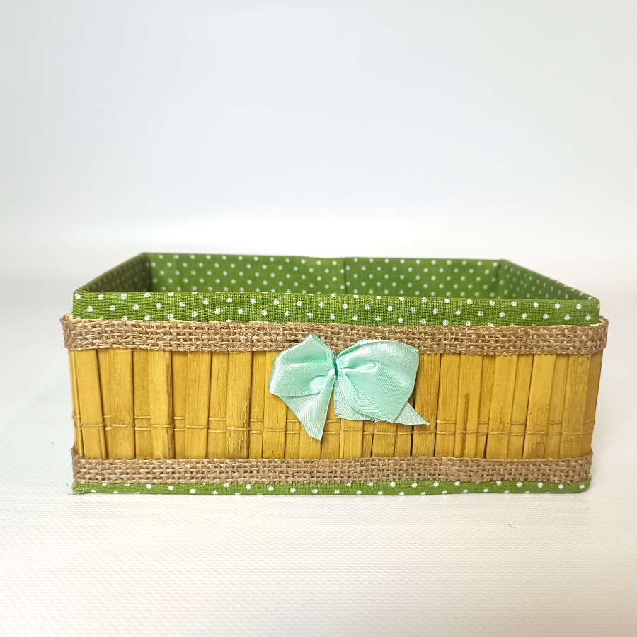 Sada dvou košíčků se zelenou látkou a bambusem